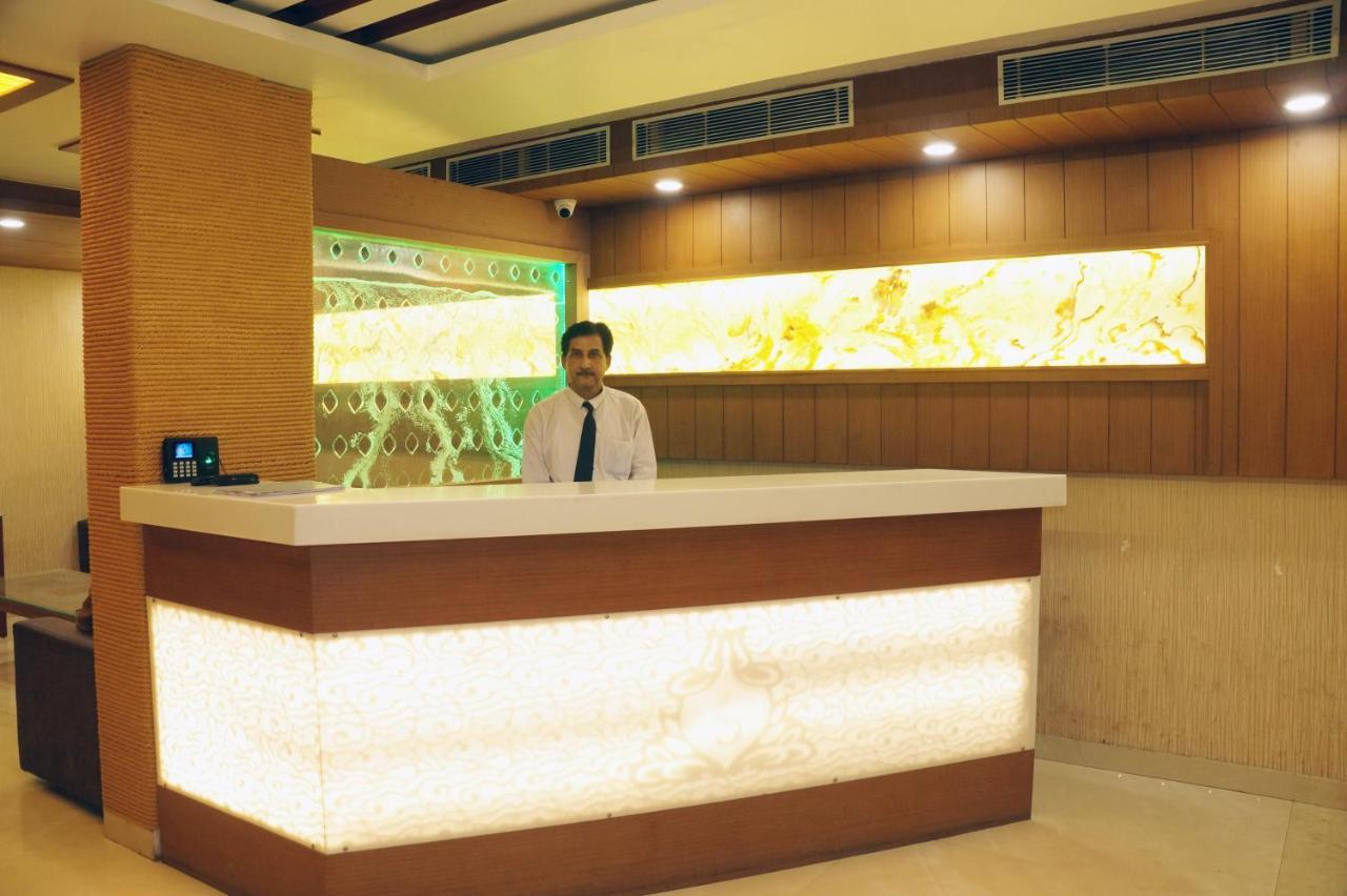 Hotel Shivoy Grand Varanasi Esterno foto