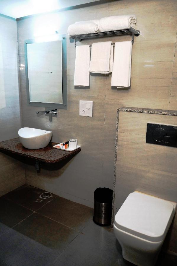 Hotel Shivoy Grand Varanasi Esterno foto