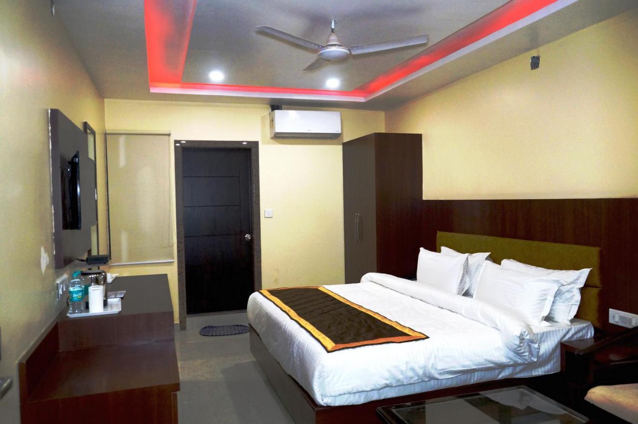 Hotel Shivoy Grand Varanasi Esterno foto