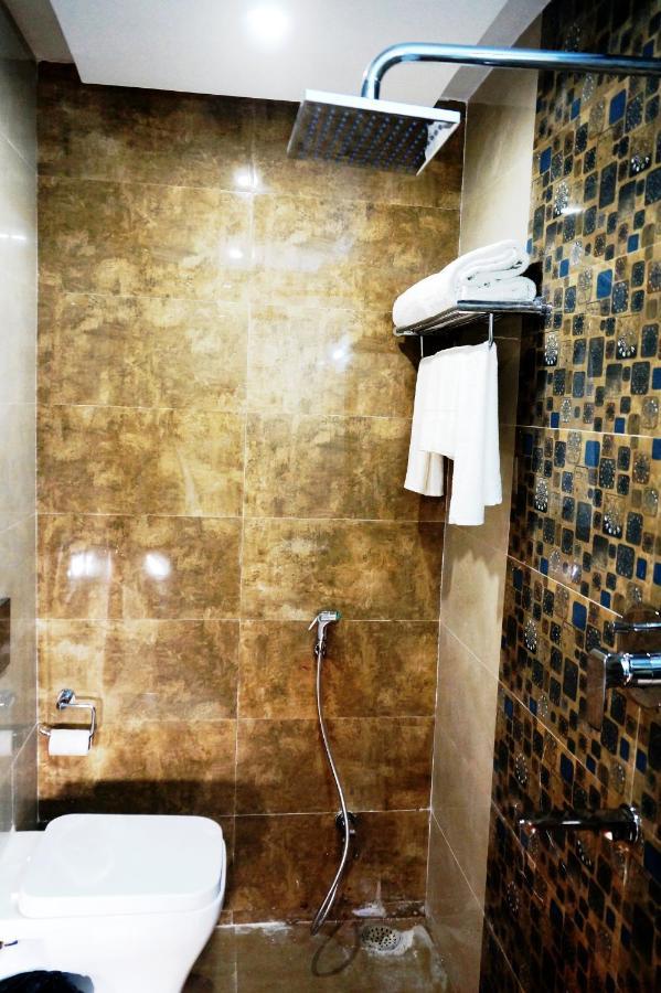 Hotel Shivoy Grand Varanasi Esterno foto