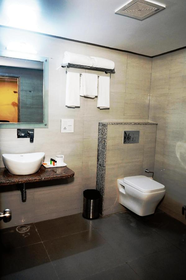 Hotel Shivoy Grand Varanasi Esterno foto