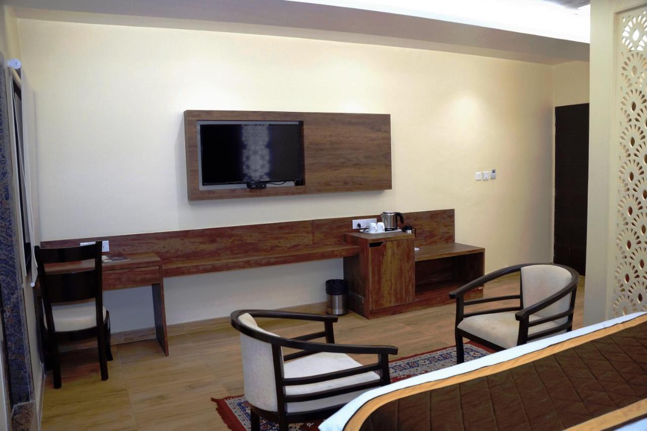 Hotel Shivoy Grand Varanasi Esterno foto