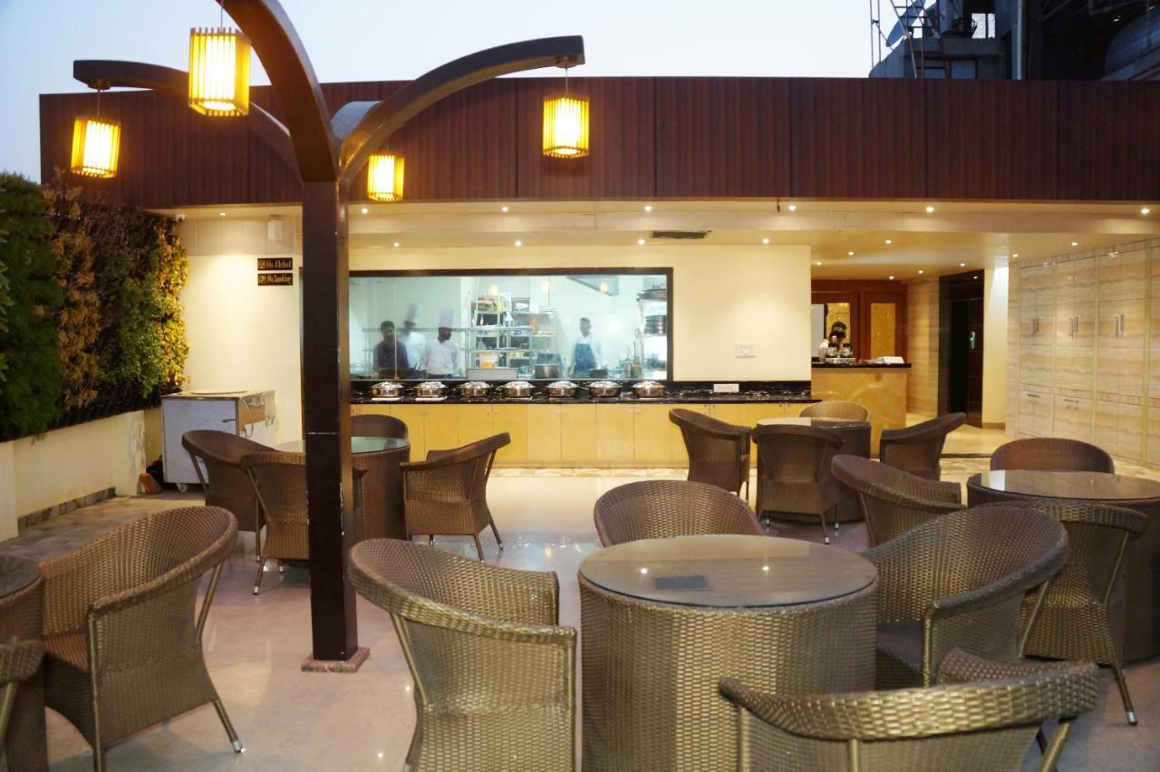 Hotel Shivoy Grand Varanasi Esterno foto