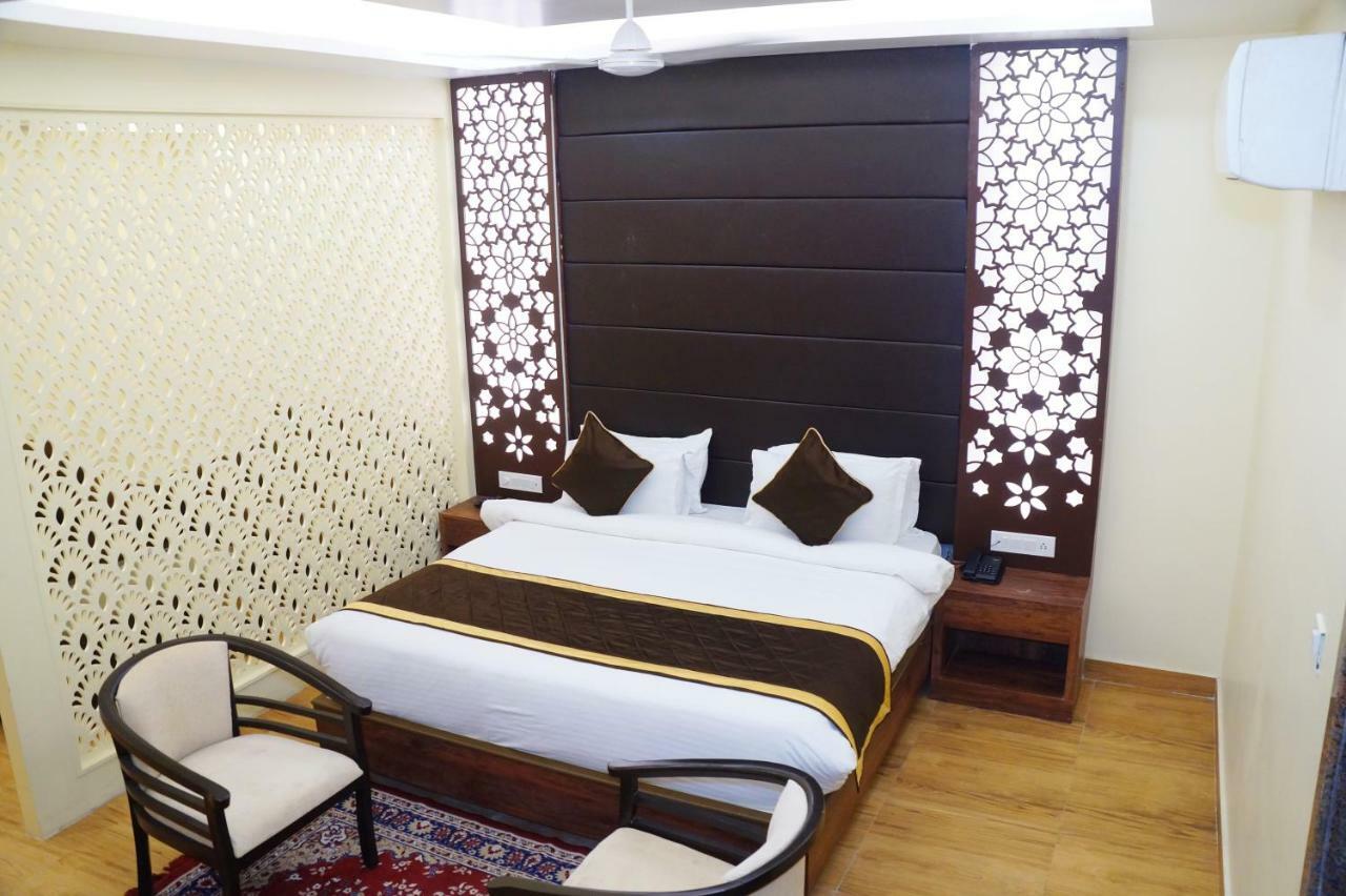 Hotel Shivoy Grand Varanasi Esterno foto