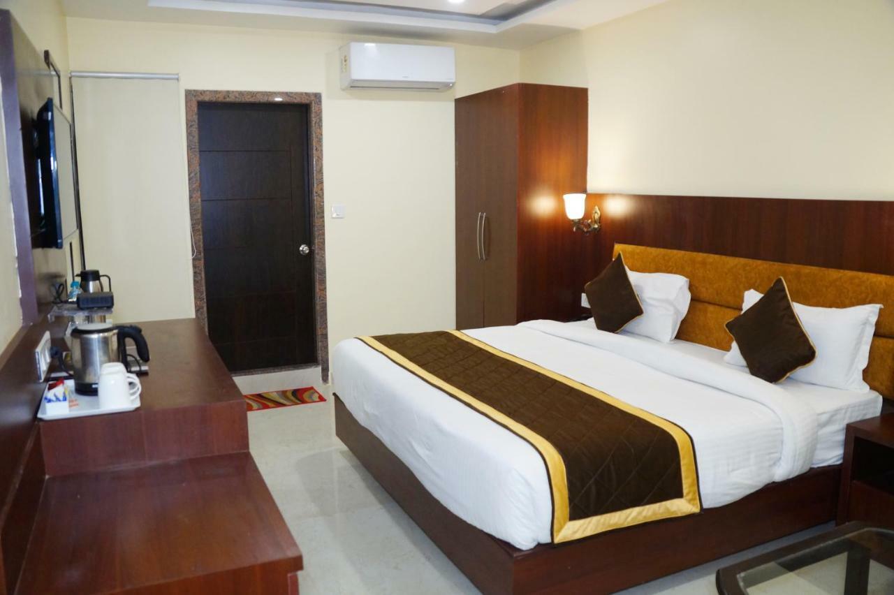 Hotel Shivoy Grand Varanasi Esterno foto