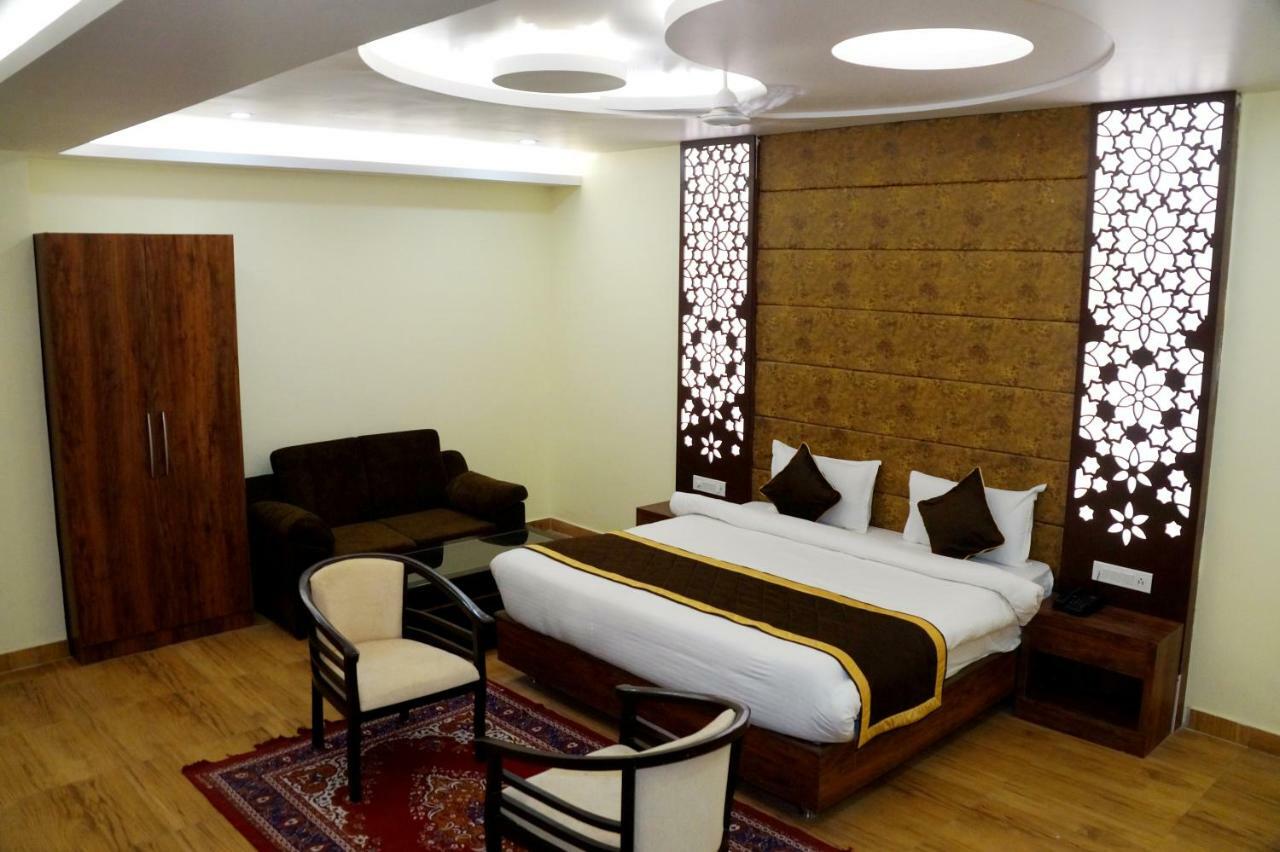 Hotel Shivoy Grand Varanasi Esterno foto