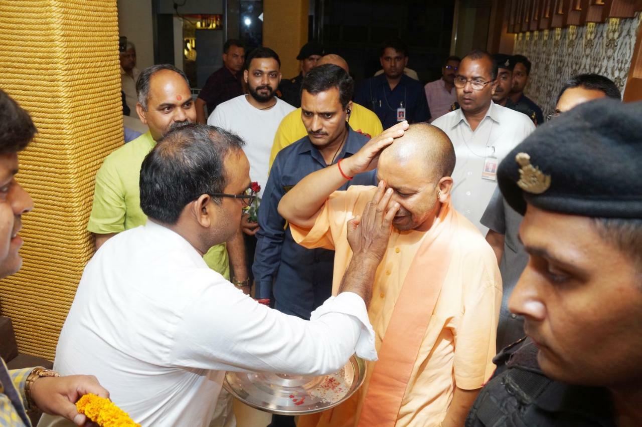 Hotel Shivoy Grand Varanasi Esterno foto
