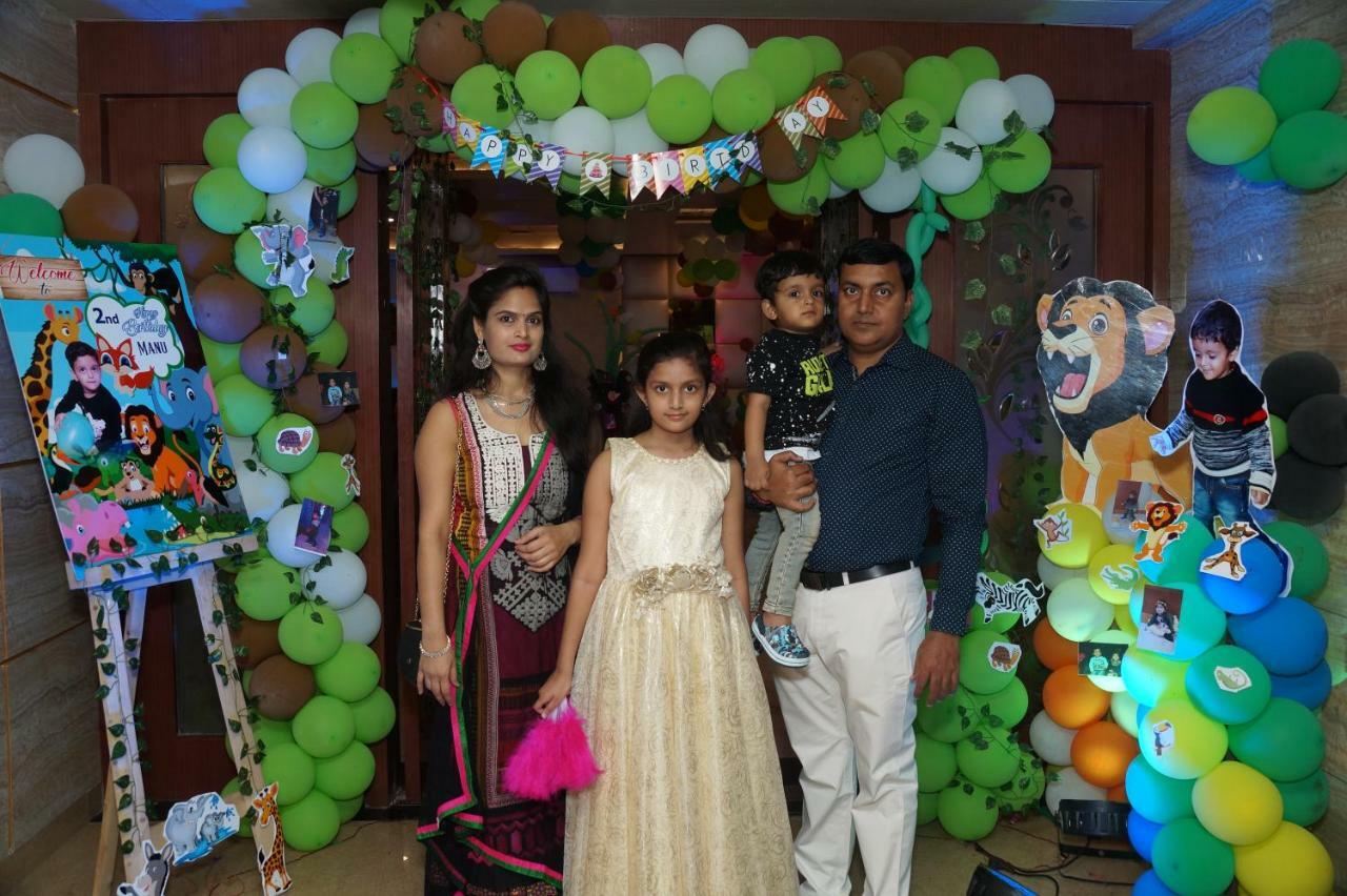 Hotel Shivoy Grand Varanasi Esterno foto