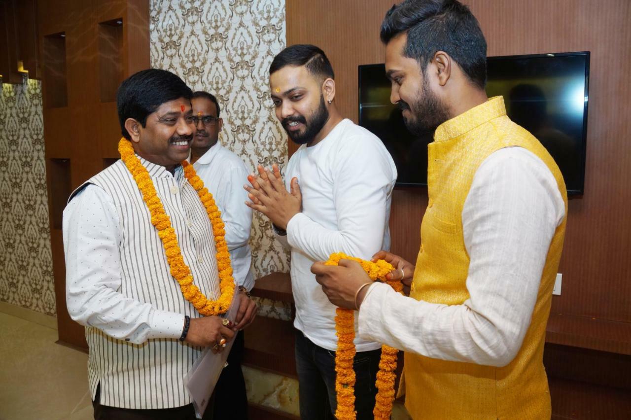 Hotel Shivoy Grand Varanasi Esterno foto